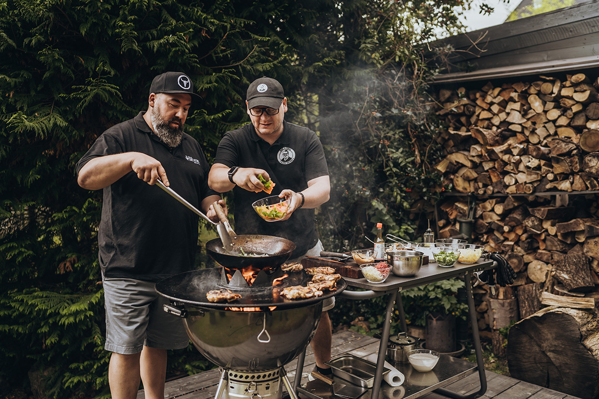 Bbq-Disk Feuerplatte Mit Wok Krone, Stahlwok Und Löffel