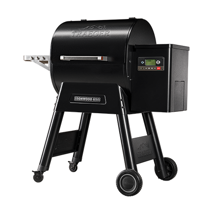 Traeger Ironwood 650 Starter-Set inkl. Abdeckhaube + Frontablage & Pellets