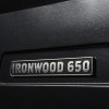 Traeger Ironwood 650 Set-Edition mit Abdeckhaube+ Frontablage & 9kg Pellets