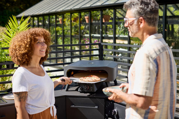 COZZE Gas Pizzaofen 17 CLASSIC Black Edition - mit rotierendem Pizzastein & Hitzeschild