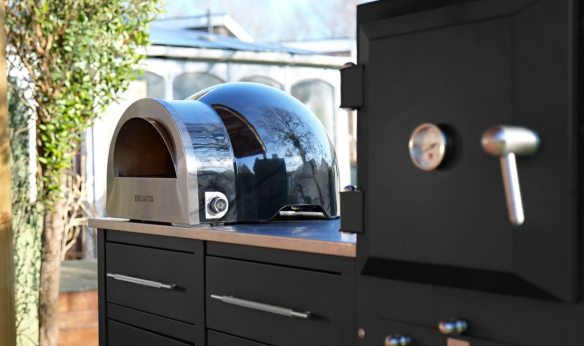 Delivita Flow Dual-Fuel Pizzaofen Very Black 50mbar
