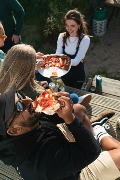 Gozney Pizzaofen Roccbox Olivgrün LPG inkl. Pizzaschneider