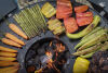 Moesta Feuerplattengrill  Bandit 2.0 FirePlace inkl. 4 x Ablagebretter schwarz/-oben + Sizzle Rost & Burgerpresse