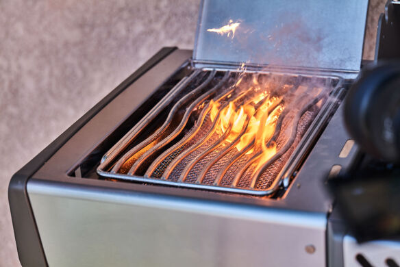 Napoleon Gasgrill Rogue PRO 425 SIB Charcoal Grau inkl. Edlestahlrost, Edelstahlpancha & 2 teiliges Plancha Tool-Set 