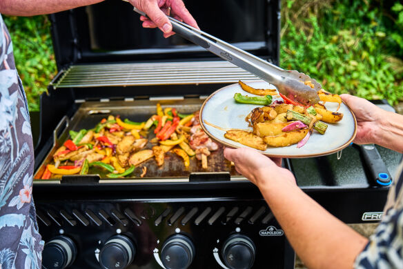 Napoleon Gasgrill Freestyle 425, Schwarz - Modell 2026