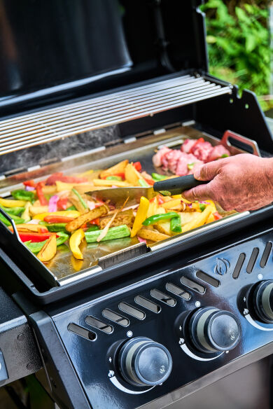 Napoleon Gasgrill Freestyle 425, Schwarz - Modell 2026