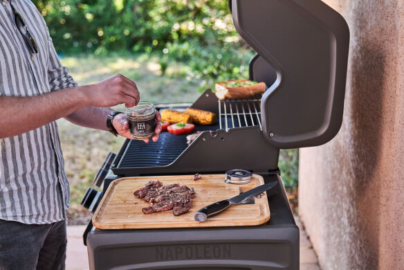 Napoleon Gasgrill Rogue PRO 425 SIB Edelstahl mit Infrarot-Seitenbrenner SIZZLE ZONE