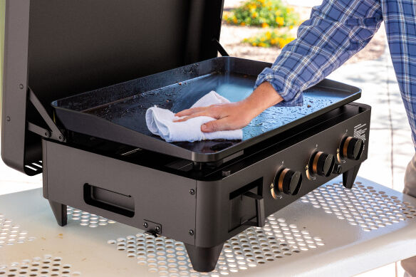 Pit Boss Onyx Gas Plancha /- Griddle 3 Sierra Black inkl. Abdeckhaube