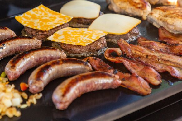 Pit Boss Onyx Gas Plancha /- Griddle 3 Sierra Black inkl. Abdeckhaube