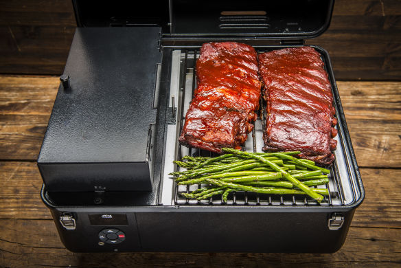 Traeger Pelletgrill Ranger inkl. Gussplatte & 9 kg Pellets 