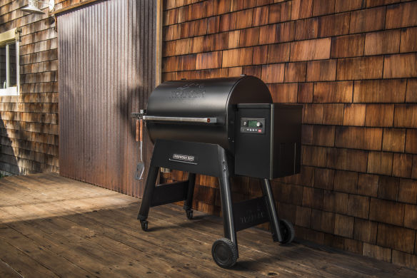 Traeger Pelletgrill Ironwood 885 Edition 2024 inkl. Abdeckhaube + Frontablage & Pellets