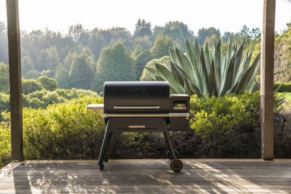 Traeger Starter-SET Timberline 1300 D2 Edition 2023 inkl. Abdeckhaube & 9kg Pellets 