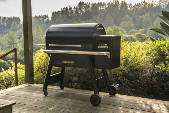 Traeger Starter-SET Timberline 1300 D2 Edition 2023 inkl. Abdeckhaube & 9kg Pellets 