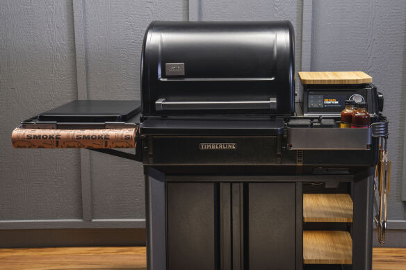 Traeger Pelletgrill Timberline inkl. Abdeckhaube & Ablagefach + 2x 9kg Pellets 