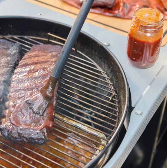 Weber Holzkohlegrill Performer Ø 57 cm Mod.2026 inkl. Weber BBQ Buch